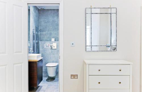 Kensington Apartamento | Modern Stylish Spacious 1BR Duplex