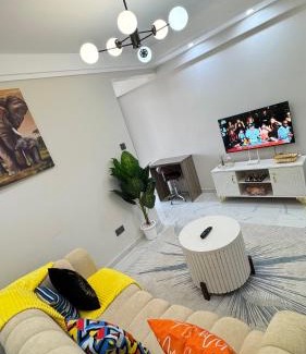 Kilimani Apartamento | Modern Suite 1BR in Kilimani WIFI,Netflix,Free Parking,Near yaya center
