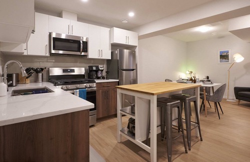 Edmonton Apartamento | Modern Suite Near West Edmonton Mall & Rivercree