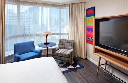 Civic Core Hotel | Modern Suite w/ King Bed Near 1st Avenue