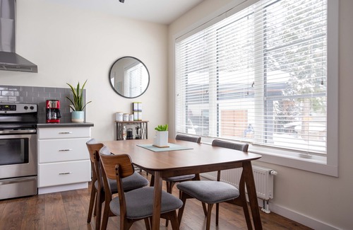 Nelson Apartamento | Modern suite with glacier view