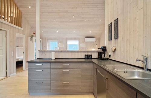 Pøt Strandby Casa | Modern summer house in Pøt with spa & sauna