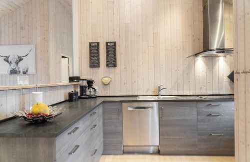 Pøt Strandby Casa | Modern summer house in Pøt with spa & sauna
