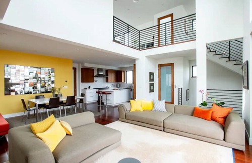 South Redondo Casa | Modern & Sun-Filled Family Home