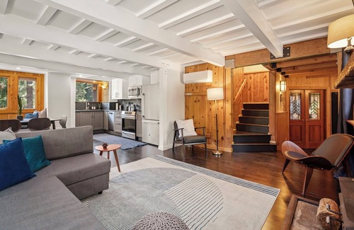 Pineland Cabina | Modern Sunnyside Cabin-Updated, charming, 2 bedroom, 2 bath