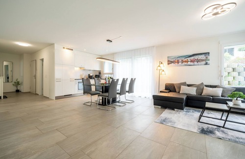 Safenwil Casa | Modern Swiss Apt | spacious garden + parking + hi-speed wifi