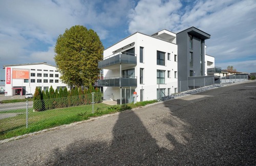 Safenwil Casa | Modern Swiss Apt | spacious garden + parking + hi-speed wifi