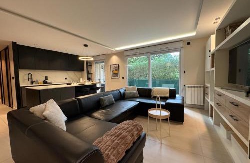 Les Serres - Vivier Apartamento | Modern T3 renovated with new pool terrace and box
