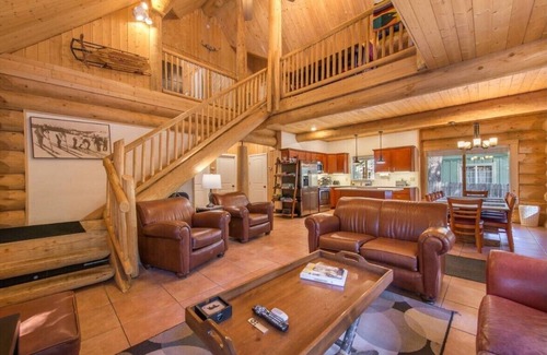 Tahoma Cabina | Modern Tahoma A-Frame