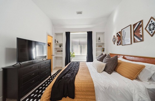 Klein Casa | Modern Texas Themed Getaway near Houston!