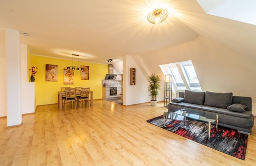 Coburg Apartamento | Modern top floor apartment with parking - Netflix