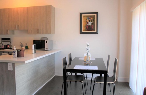 Barrie Casa | Modern Town House Barrie South