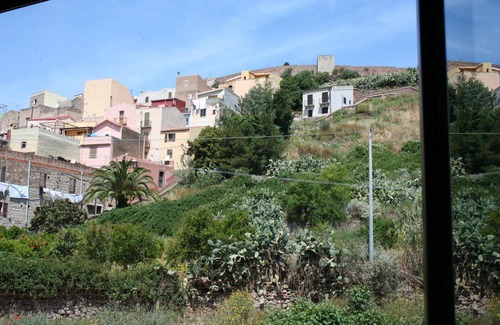Bosa Historic Centre Casa | Casa moderna de la ciudad muy cerca del casco antiguo de Bosa