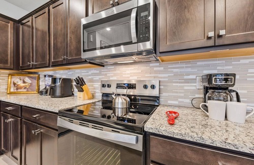 Four Corners Casa | Modern Townhome Private Pool Near Disney