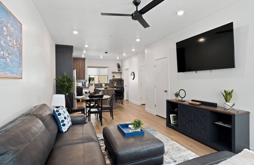 Capitol Hill Casa | Modern Townhome near Downtown - Skyline View
