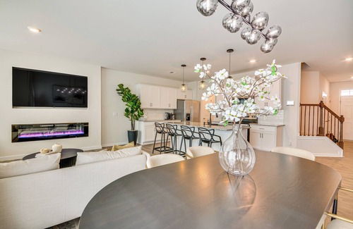 Kernersville Casa | Modern Townhome w/ Private Yard in Kernersville!
