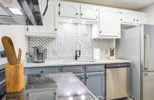 Cookeville Casa | Modern Townhome: Walk to Tennessee Tech University