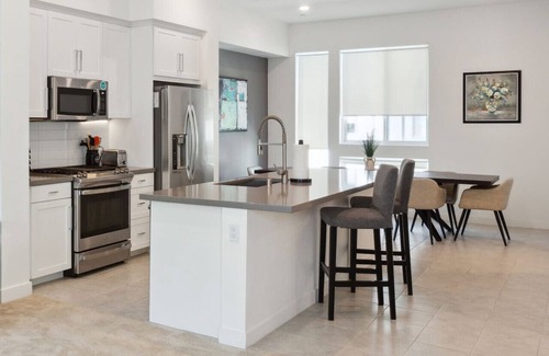 Central San Pedro Casa | Modern Townhome with Views and Theatre and All Amenities