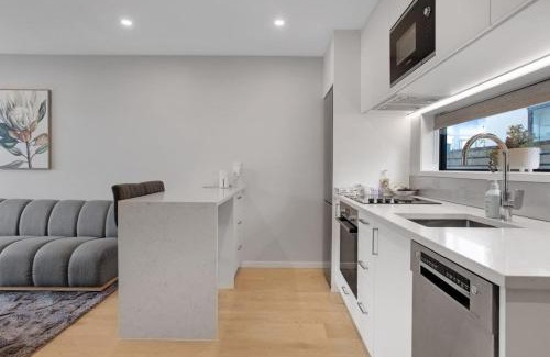Papatoetoe Casa | Modern Townhouse close to Airport and Hospital