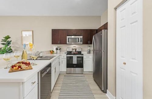 Iona Casa | Modern Townhouse close to beaches