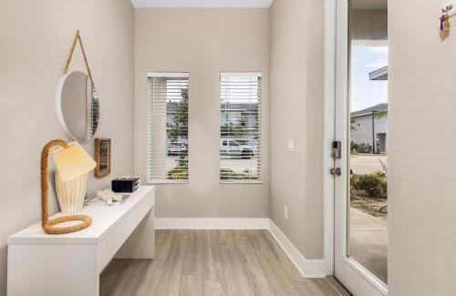 Iona Casa | Modern Townhouse close to beaches