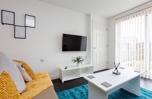 Liverpool Casa | Modern Townhouse - Safe Gated Parking - City Links
