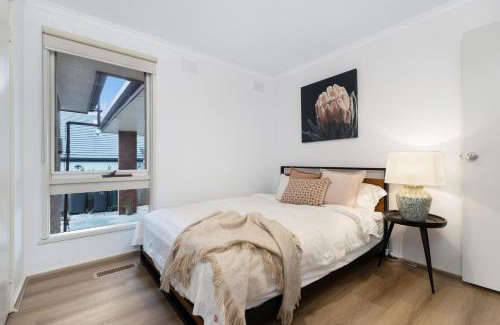 Wheelers Hill Casa | Modern Tranquil Getaway