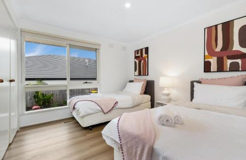 Wheelers Hill Casa | Modern Tranquil Getaway