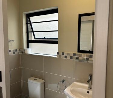 Beacon Bay Apartamento | Modern Tranquil Stay