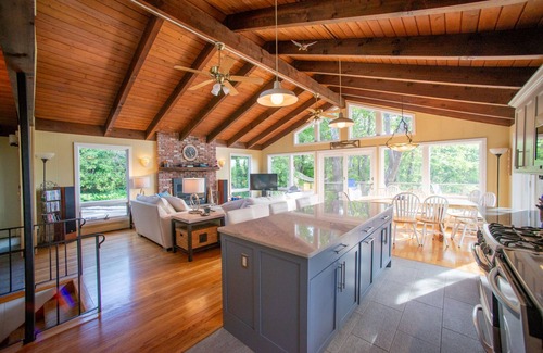 Truro Casa | "Casa del árbol" moderna en Truro Hills