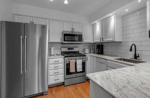 Willert Park Casa | Modern Trendy Downtown