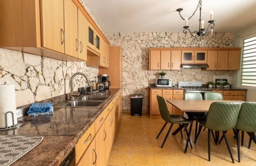 Borinquen Casa | Modern Tropical Home w/ Outdoor Shower/5 min Beach