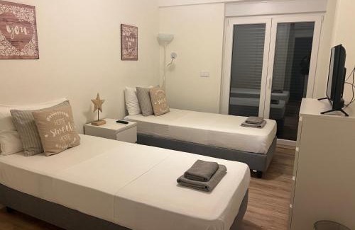 Palhais Casa | Modern Twin Room with a balcony