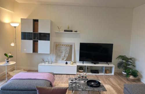 Palhais Casa | Modern Twin Room with a balcony