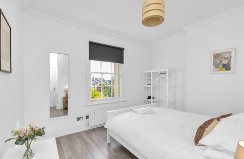 South Woodford Apartamento | Modern Two Bedroom Apartment with Free Parking!