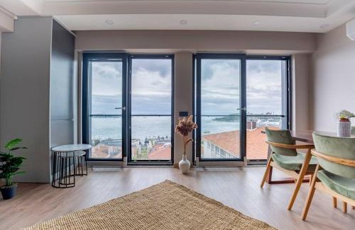 Kabatas Apartamento | Modern Two-Bedroom Flat with Stunning Bosphorus View