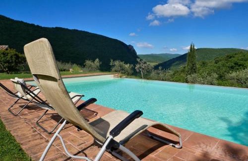 Montelovesco Casa | Modern Umbrian House with Swimming Pool - M&M Holiday House