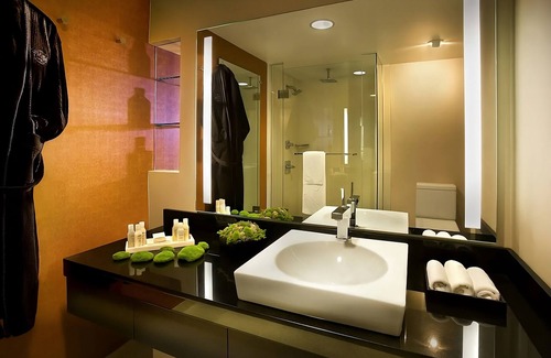 Gaslamp Quarter Hotel | Modern Unit w/ Large Patio! Onsite Parking, Pool! Short Drive to San Diego Zoo!