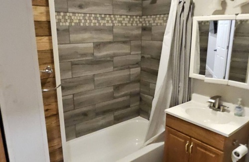 Maryville Apartamento | Modern 1BR in GREAT Location! (Unit 203)