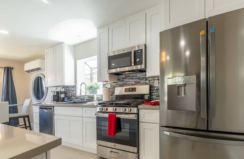 Hillcrest Casa | Modern upscale home, 2bd 2bth, Pr Patio, 1 Blk>Zoo