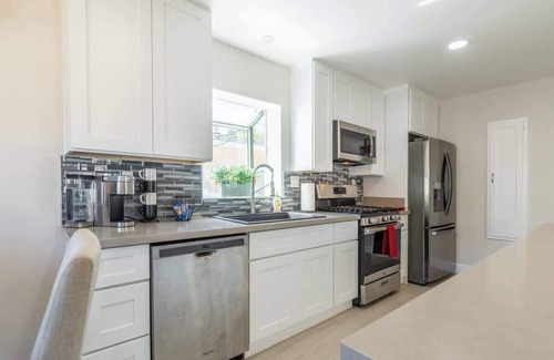 Hillcrest Casa | Modern upscale home, 2bd 2bth, Pr Patio, 1 Blk>Zoo