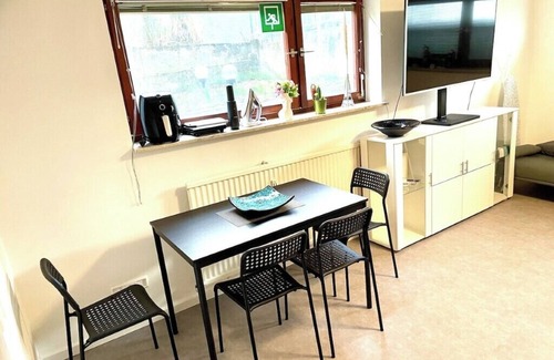 Magstadt Apartamento | Modern Urban Studio Apartment S-bahn 27qm for 6 Near Mercedes Benz Sindelfingen