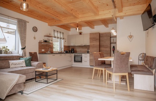 Sankt Georgen am Reith Apartamento | Modern vacation apartment (85 sqm) with sun terrace and carport