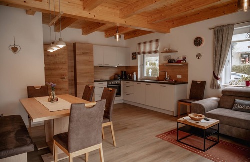 Sankt Georgen am Reith Apartamento | Modern vacation apartment (85 sqm) with sun terrace and carport