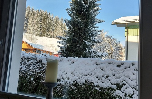 Oberstaufen Apartamento | Moderno apartamento nuevo en el Kurpark con TG y terraza.