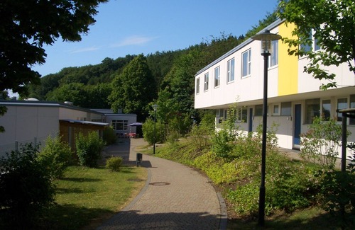 Hubingen Casa | Modern vacation home for 4 people in park-like grounds