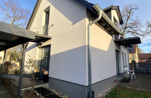 Nordliche Ortsteile Casa | Modern vacation home / vacation apartment by the castle park and lake, fireplace, bathing area