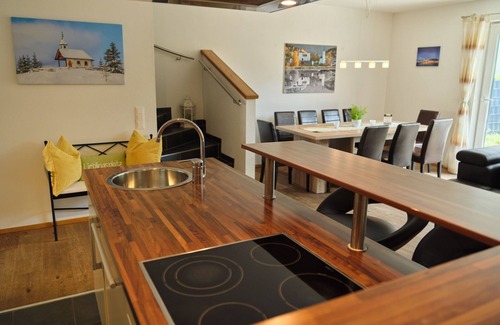 Goldegg Casa | Modern vacation home with garden and infrared sauna