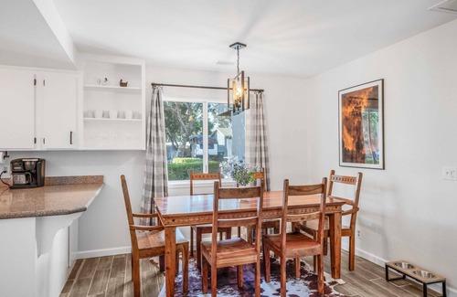 Santa Ynez Casa | Modern Valley Oasis! Pet-friendly & Walkable to DT
