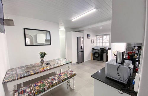 Observatory Casa | Modern Victorian 4 bedroom home in trendy Observatory, Cape Town.